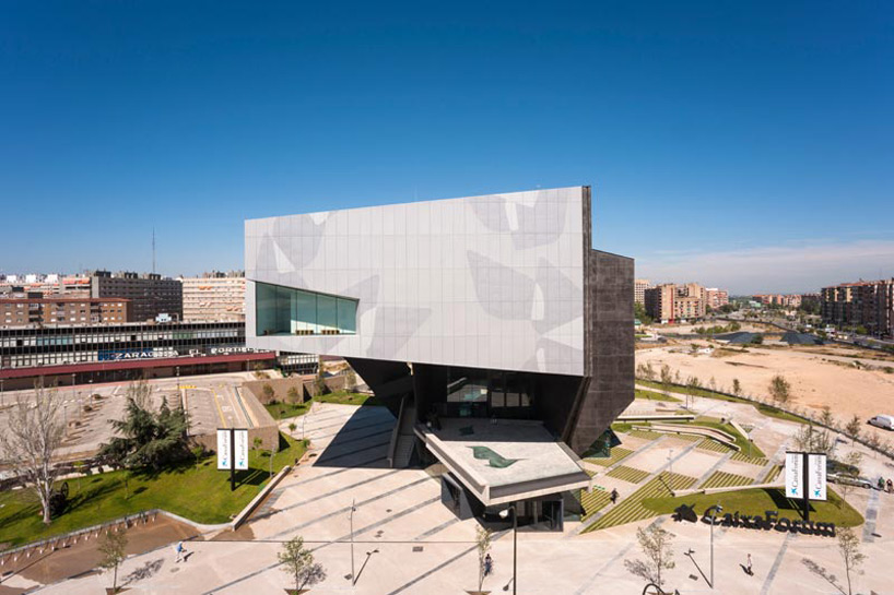 estudio carme pinos elevates angular caixaforum zaragoza designboom 01