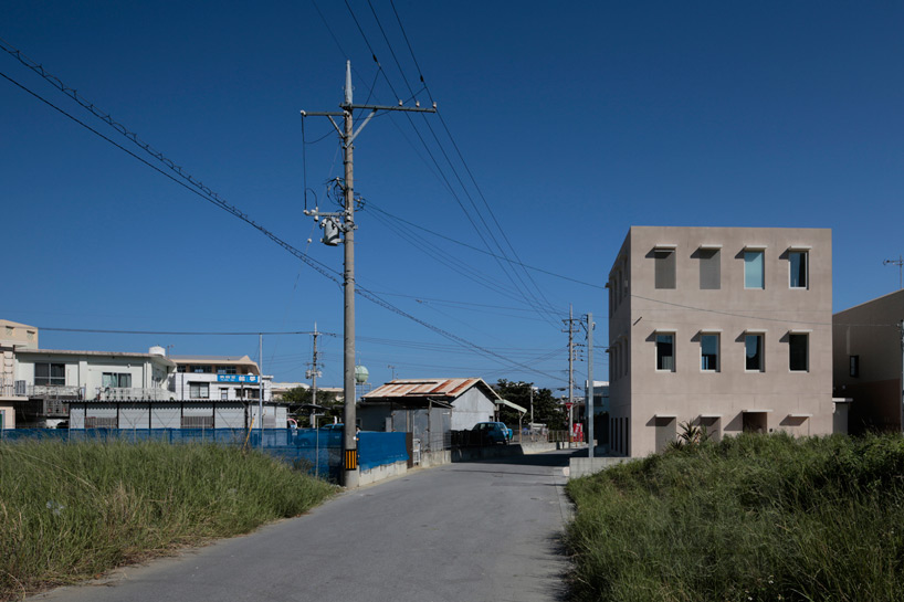 rhythmdesign house in tomigusuku designboom