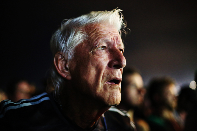 watching-the-world-cup-designboom11