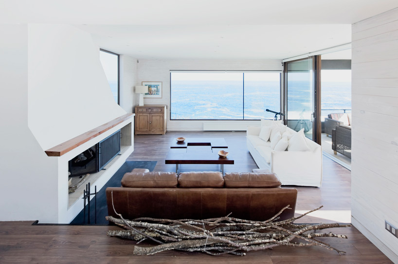 LAND arquitectos catch the views house zapallar chile designboom