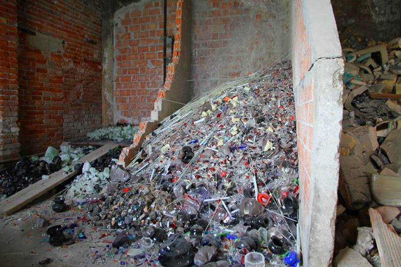 carlo moretti glassblowing factory designboom