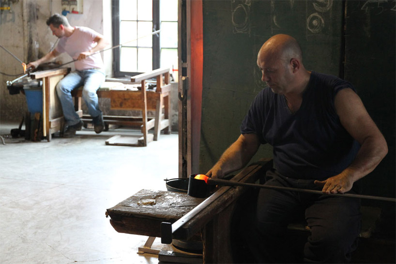 carlo moretti glassblowing factory designboom 