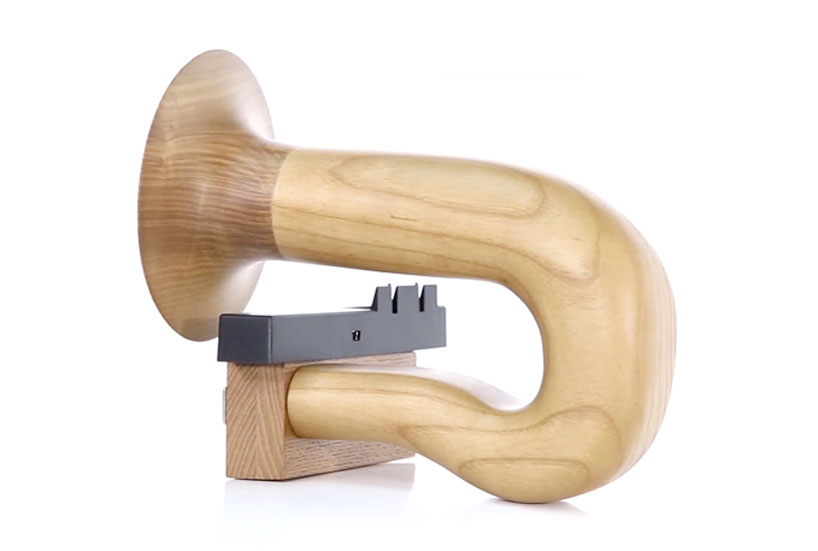 chinon's wooden horn-like iPhone speaker naturally amplifies sound