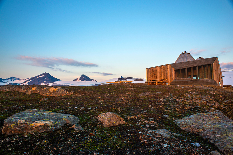 jarmund/vigsnaes arkitekter rabot tourist cabin norway designboom