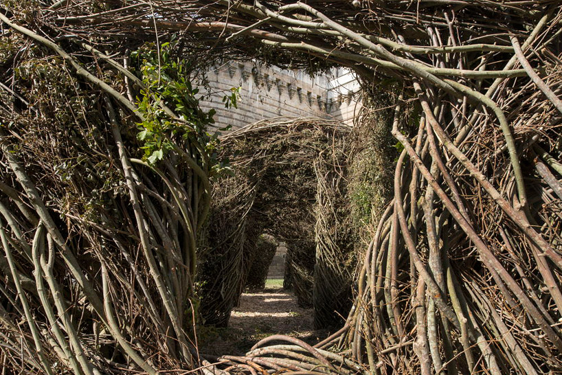 patrick dougherty weaves fit for a queen in nantes