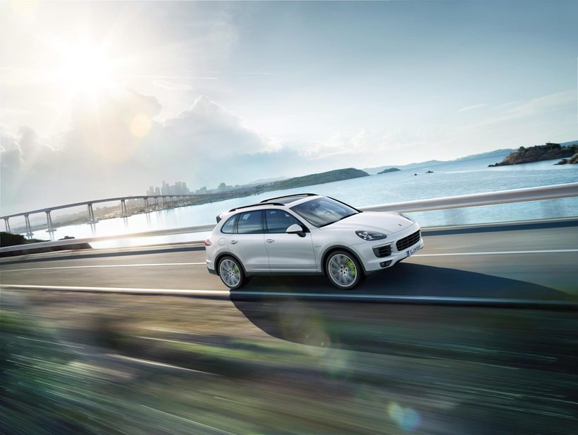 the 2015 porsche cayenne S E-hybrid SUV enables pure ... - 818 x 615 jpeg 255kB