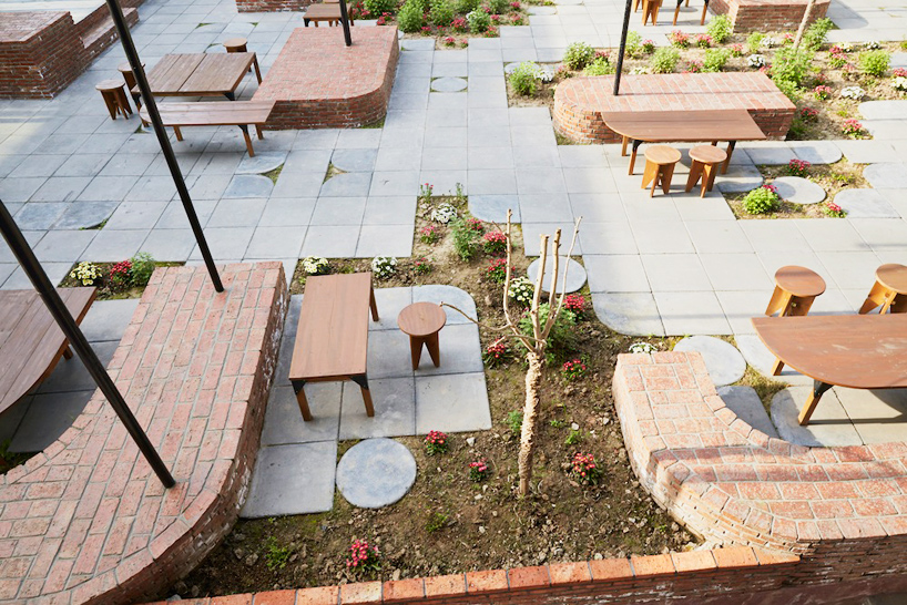 KUU train inn shanghai china designboom