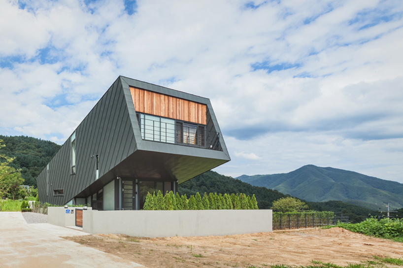 PRAUD leaning house chungpyong korea