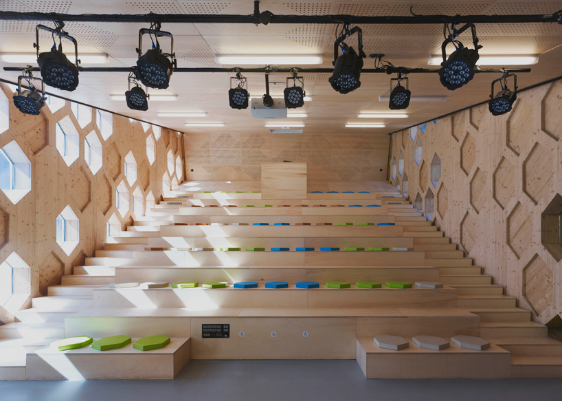 d'houndt+bajart architectes la mediatheque andree chedid