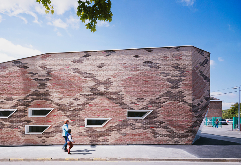 d'houndt + bajart architectes school canteen bert-blum lille designboom