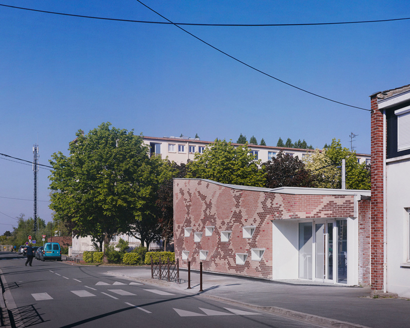 d'houndt + bajart architectes school canteen bert-blum lille designboom
