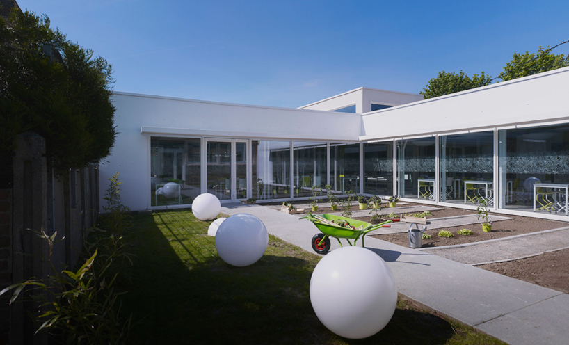d'houndt + bajart architectes school canteen bert-blum lille designboom