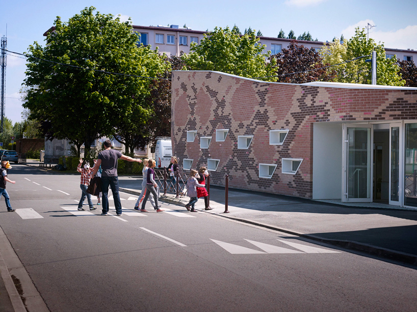 d'houndt + bajart architectes school canteen bert-blum lille designboom