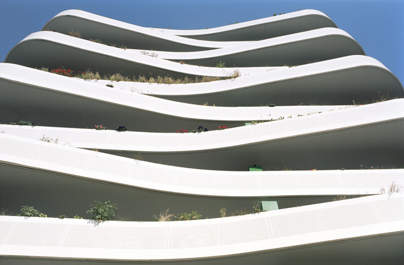 ecdm-architectes-ZAC-du-coteau-arcueil-designboom-12