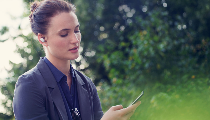 moto hint voice controlled wireless bluetooth earbuds