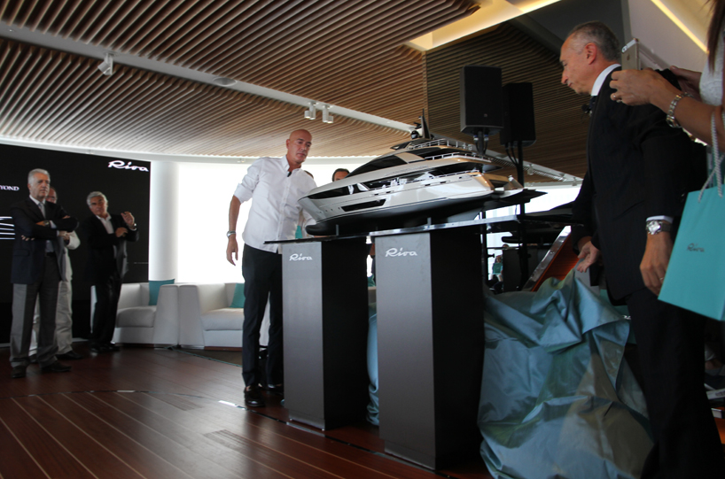 riva-steel-superyacht-designboom02