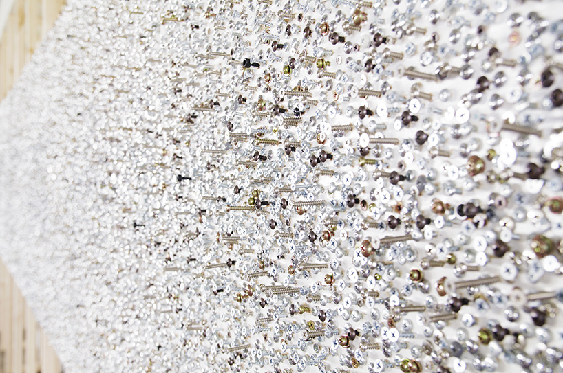 studio yumakano 36445 plus 1 smiley face screw