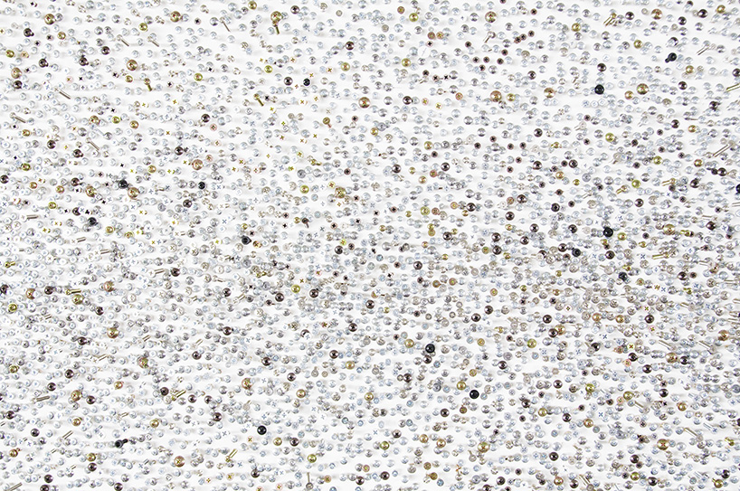 studio yumakano 36445 plus 1 smiley face screw