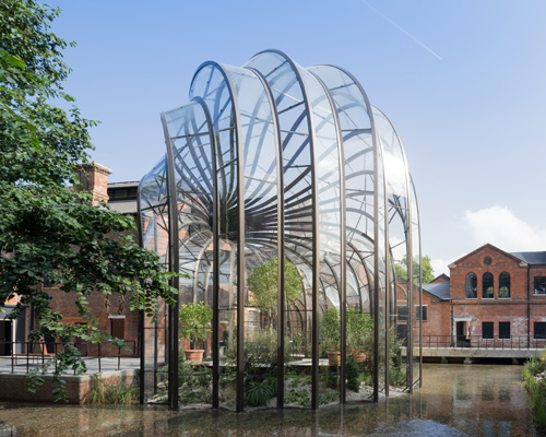 thomas heatherwick opens gin distillery for bombay sapphire