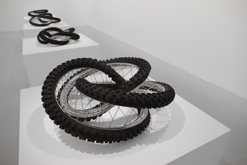 wim delvoye galerie perrotin paris designboom