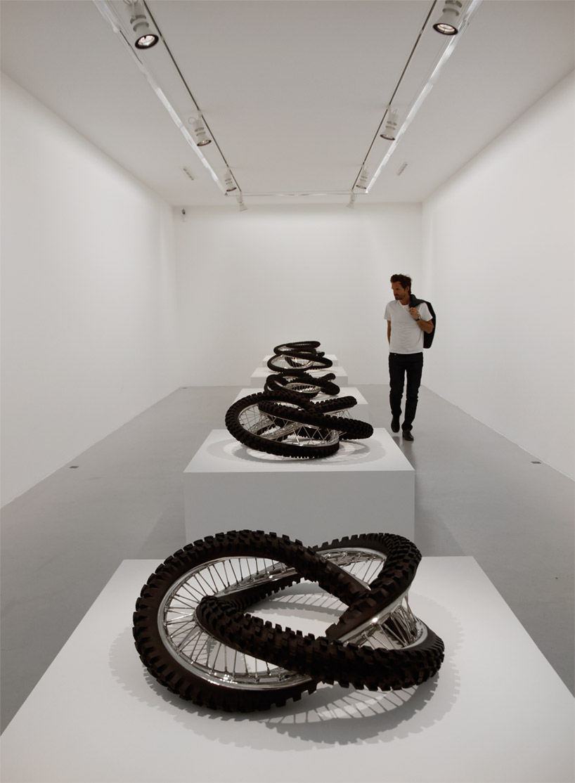 wim delvoye galerie perrotin paris designboom