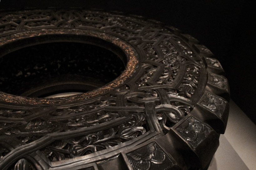 wim delvoye galerie perrotin paris designboom