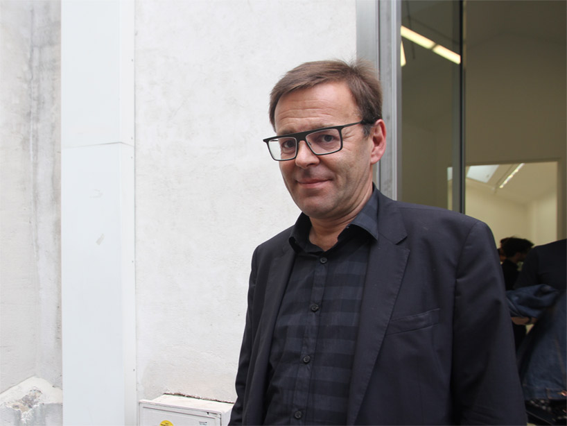 wim delvoye galerie perrotin paris designboom