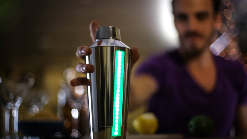 B4RM4N smart shaker and integrated app mixes perfect cocktails