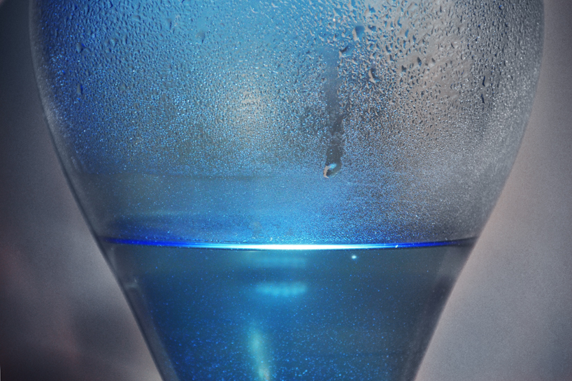 arturo erbsman atmos lamp biennale interieur designboom