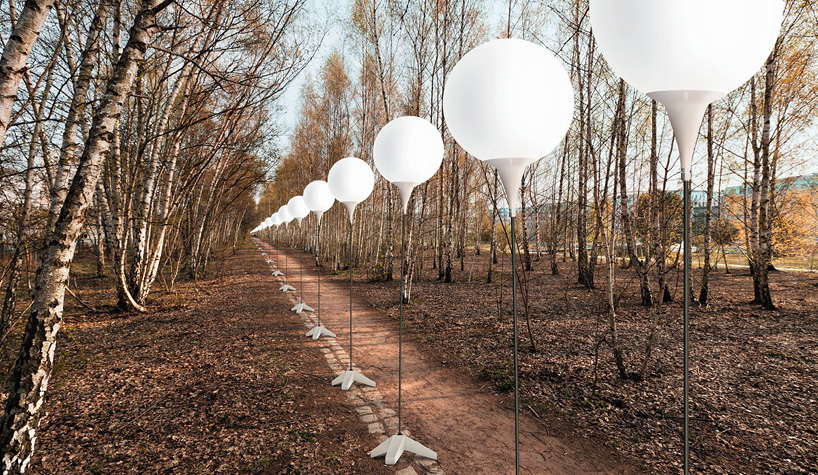 8,000 glowing balloons divide berlin to mark 25 years since the fall of the wall