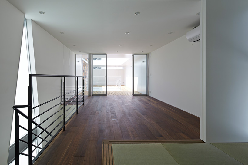 masao yahagi architects house in tatemachi designboom