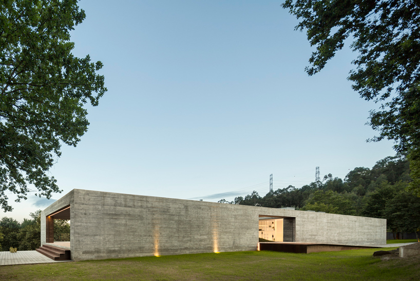 spaceworkers sambade house designboom