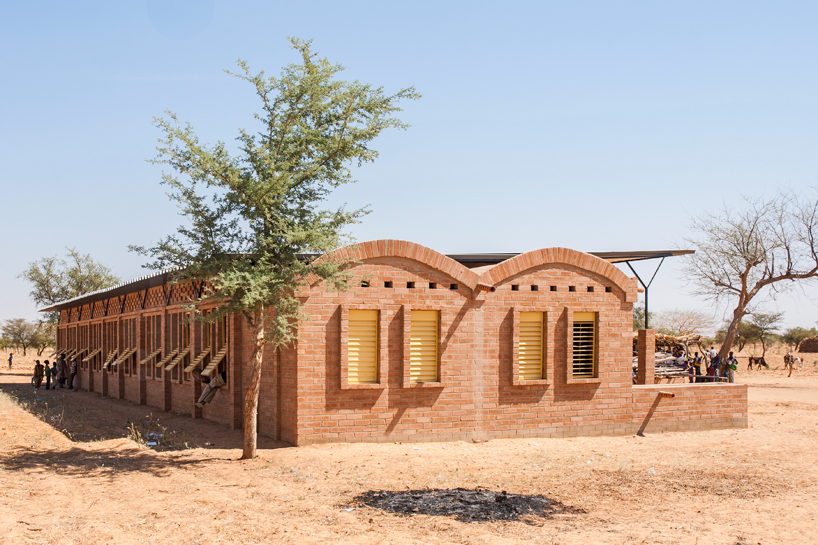 LEVS architecten gangouroubouro primary school mali designboom