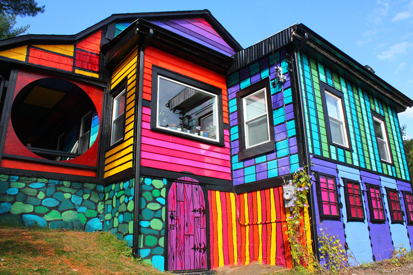 artist turns her new york home into a psychedelic retreat