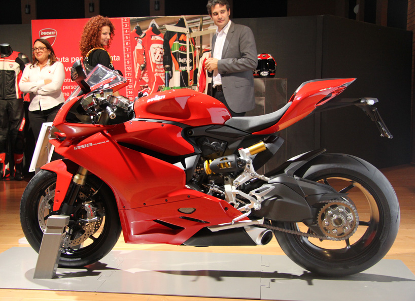 ducati-panigale-1299-designboom03