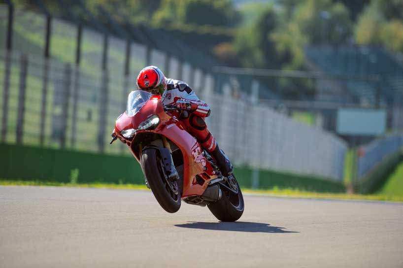 ducati-panigale-1299-designboom08