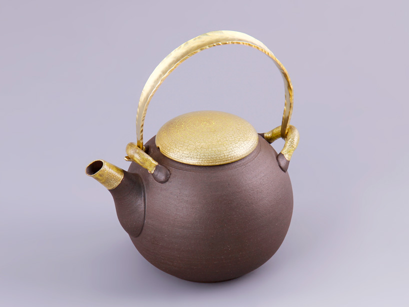 jeff dayu shi guan fu jiu gong teapot designboom