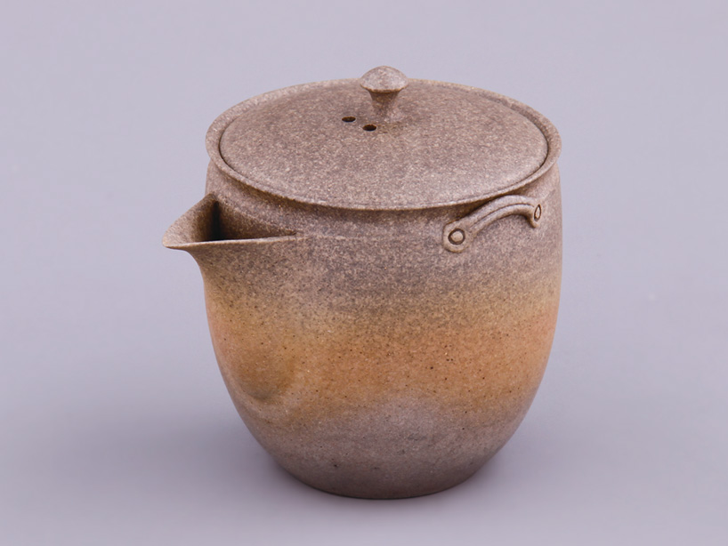 jeff dayu shi guan fu jiu gong teapot designboom