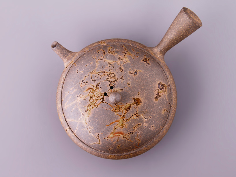 jeff dayu shi guan fu jiu gong teapot designboom