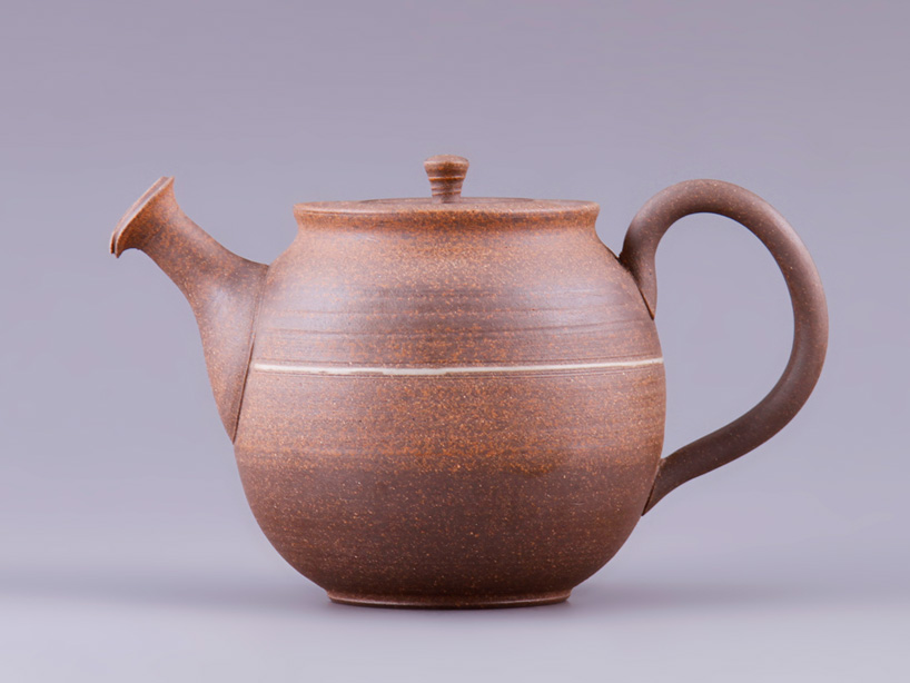 jeff dayu shi guan fu jiu gong teapot designboom