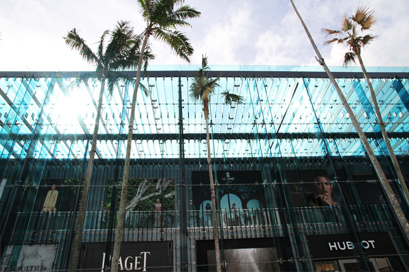 sou-fujimoto-blue-glass-facade-miami-design-district-designboom-03