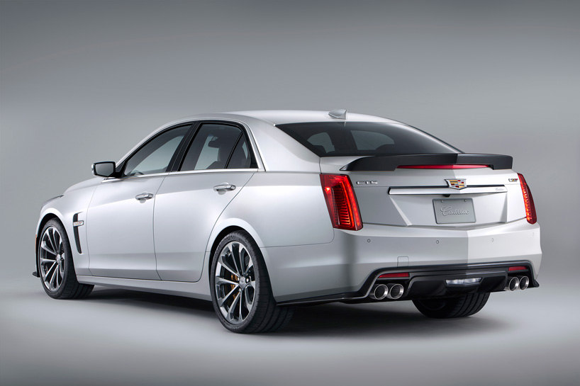 2016-cadillac-CTS-V-Sedan-designboom03