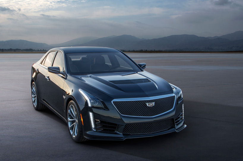 2016-cadillac-CTS-V-Sedan-designboom06