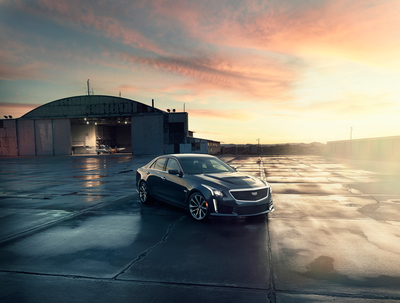 2016-cadillac-CTS-V-Sedan-designboom10