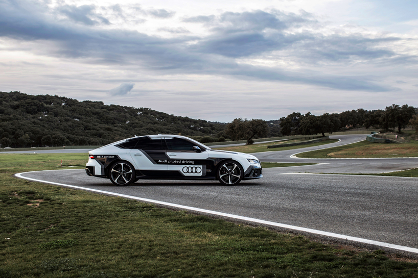 AUDI-piloted-driving-RS-7-ascari-kram-weisshaar-designboom-21