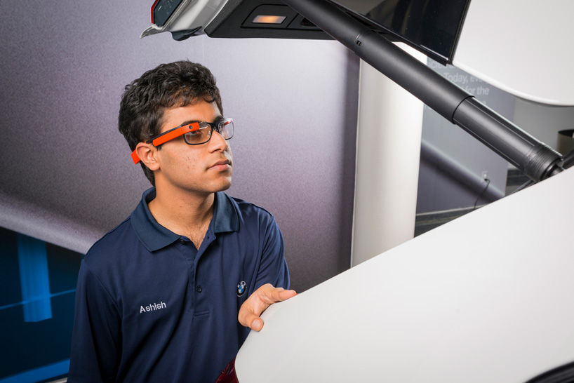 BMW group test google glass to ensure quality assurance in production