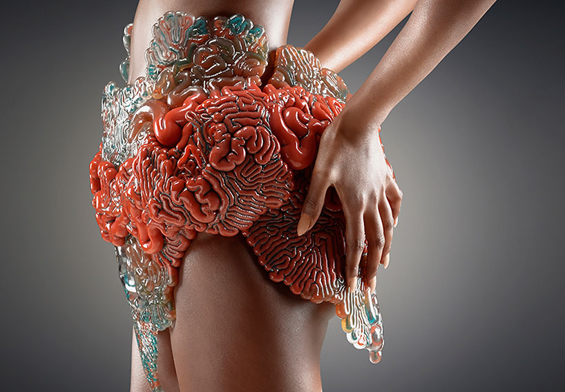 3D printed wearables engineered with living bacteria and can embed living matter