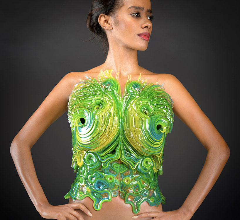3D printed wearables engineered with living bacteria and can embed living matter