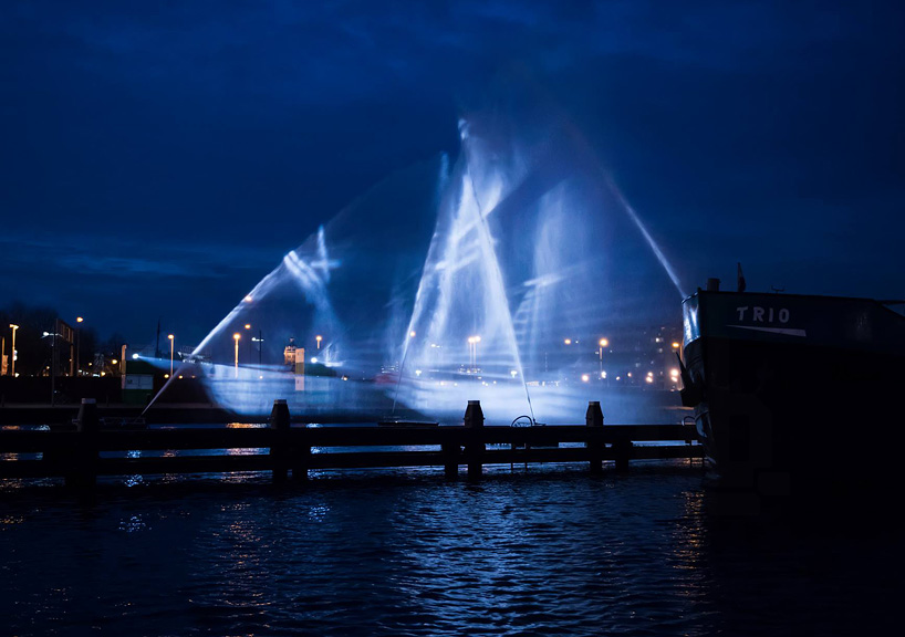VisualSKIN reveals 17th century ghost ship along amsterdam canal