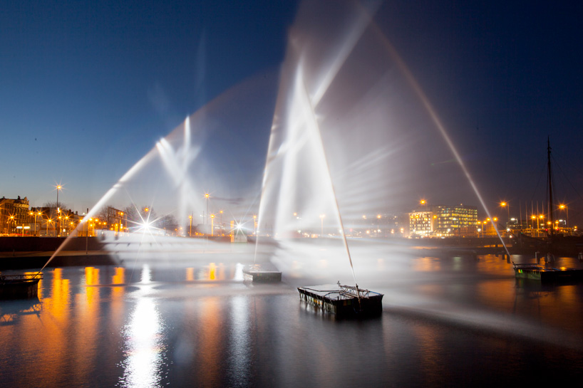 VisualSKIN reveals 17th century ghost ship along amsterdam canal